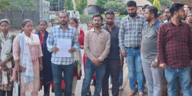 एक बार फिर मंत्रालय का घेराव किया बर्खास्त b.Ed धारी सहायक शिक्षकों ने…