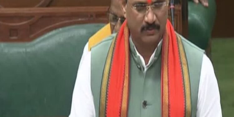 छत्तीसगढ़ विधानसभा में चिकित्सक भर्ती और एंबुलेंस कमी पर हुआ चर्चा, मंत्री जायसवाल ने दिया यह जवाब…