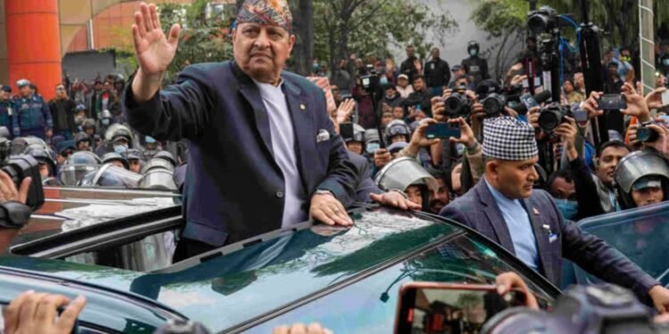 नेपाल में राजशाही को फिर से स्थापित करने की मांग, योगी आदित्यनाथ को लेकर हुआ बवाल…