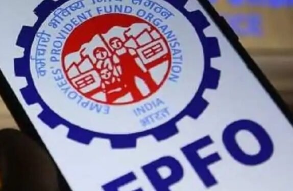 ईपीएफओ हर कर्मचारी को देता है 7 लाख का बीमा, एलिजिबिलिटी क्या है जाने…