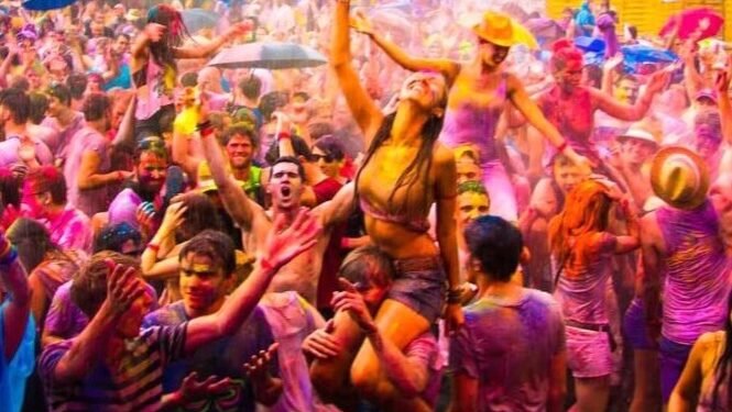 केमिकल रंगों का यूज बिगाड़ सकता है होली का मजा, स्किन और आंखों का ख्याल रखें ऐसे…