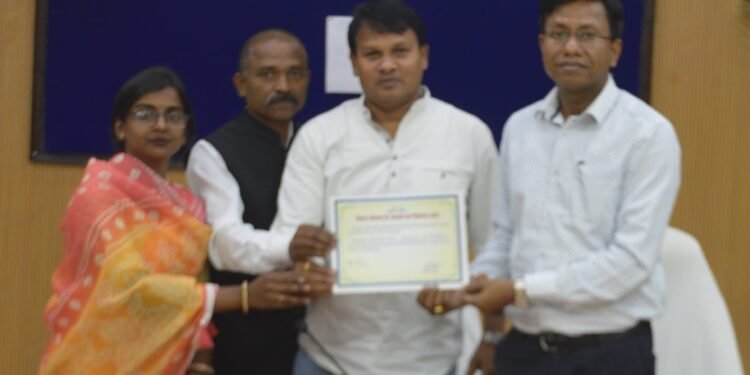 *डॉ पवन कुमार सिंह जिला पंचायत अध्यक्ष के पद पर निर्विरोध विजयी घोषित…