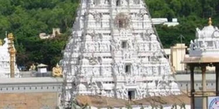 तिरुमला में भगवान वेंकटेश्वर के दर्शन के लिए लंबी कतारों में खड़े होने वाले भक्तों के लिए एआई लाया खुशखबरी…