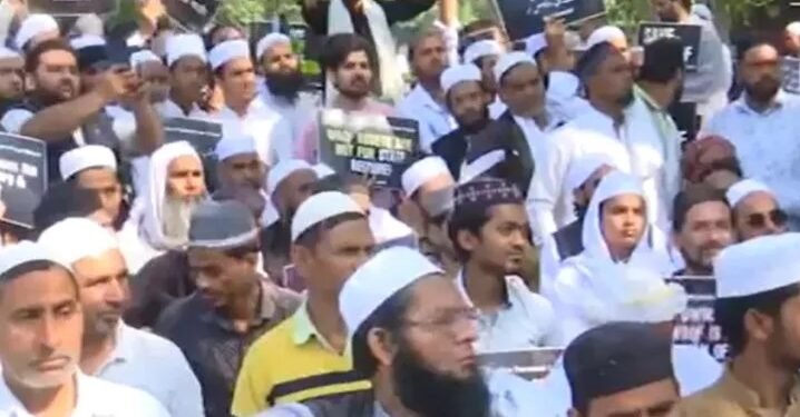 वक्फ संशोधन विधेयक के खिलाफ पटना में मुस्लिम संगठनों का विरोध प्रदर्शन, लालू, प्रशांत किशोर हुए शामिल…