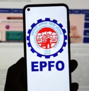 ईपीएफओ अपने 7.50 करोड़ सदस्यों के लिए लाया अच्छी खबर, पीएफ निकासी की ऑटो सेटलमेंट की सीमा 1 लाख से बढ़कर हो गई इतनी…