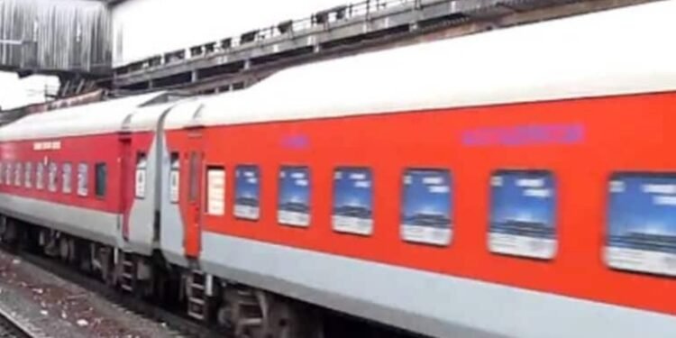 रेलवे रीसाइक्लिंग प्रयासों से करता है हर महीने लाखों लीटर पानी की बचत, पढ़ें विशेष रिपोर्ट…