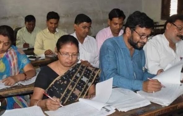 उत्तर पुस्तिका की जांच हो रही तेजी से, मई में आ सकते हैं बोर्ड के परीक्षा परिणाम…
