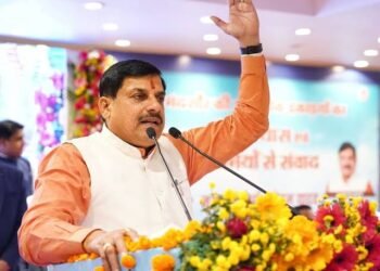 अब सहकारी समितियां चला सकेंगी पेट्रोल पंप और मेडिकल स्टोर, CM ने किया एलान…