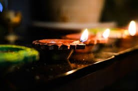 अक्षय तृतीया पर घर में 3 जगह जलाएं दीपक, दौड़ी चली आएंगी मां लक्ष्मी…