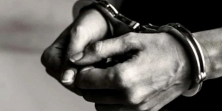 आतंकी साजिश का भंडाफोड़: बम विस्फोट की योजना बनाने के आरोप में दो युवक गिरफ्तार…