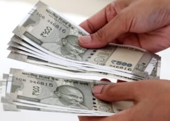 छठे वेतन आयोग में 54 और 7वें पेनल में 14 फीसदी की हुई बढ़ोतरी, इस बार क्या है खास, जाने इस खबर मे