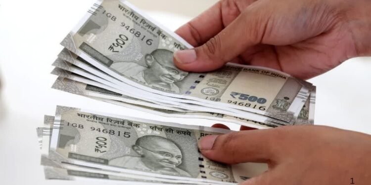 छठे वेतन आयोग में 54 और 7वें पेनल में 14 फीसदी की हुई बढ़ोतरी, इस बार क्या है खास, जाने इस खबर मे