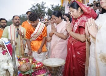 दिल्ली में 100 दिन सरकार चलाने के बाद उत्तराखंड की आध्यात्मिक यात्रा पर निकली रेखा गुप्ता