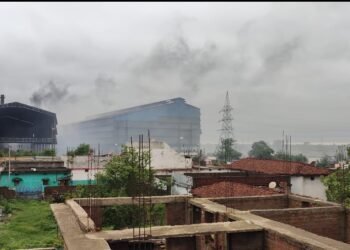 कपासदा गांव में संकट का साया: आंखों में जलन, सांसों में धुआं, जिम्मेदार कौन?