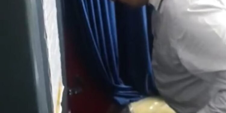 कलेक्टरेट स्थित खनिज विभाग के दफ्तर में शराब की बोतल मिलने से हड़कंप!