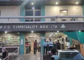 ऑर्थो पेशेंट की मौत पर बवाल, ओम हॉस्पिटल पर लापरवाही के गंभीर आरोप डीडी नगर थाना में प्रदर्शन, डायरेक्टर के कारोबारी रोल पर भी उठे सवाल