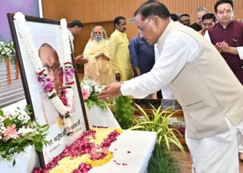 मुख्यमंत्री श्री विष्णुदेव साय ने श्रद्धेय शांताराम सर्राफ को दी श्रद्धांजलि…