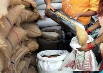 राशन वितरण में गड़बड़ी, अभी तक नहीं मिला 3 महीने का राशन, ग्रामीणों ने कलेक्टर से की शिकायत…