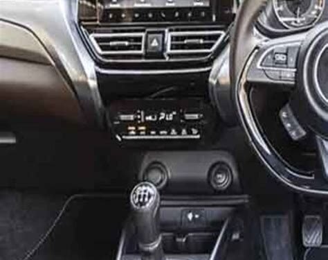 हादसे को पहले ही भांप लेगी ये कार, ऑटोमेटिक ब्रेक सिस्टम से रूकेगी गाड़ी, महज इतने रुपए देकर ला सकेंगे घर…