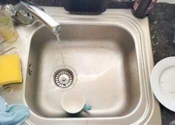 किचन सिंक से आती है बदबू, अपनाएं ये घरेलू उपाय, साफ-सुथरा और खुशबूदार रहेगा किचन…