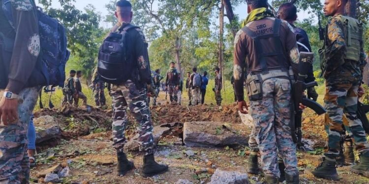 छत्तीसगढ़ के बीजापुर में सुरक्षा बलों ने नक्सलियों को बड़ा झटका — छह नक्सली ढेर, भारी जवानो की तैनाती