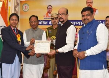 प्रतिभा का सम्मान: 10वीं-12वीं के टॉपर्स को गोल्ड-सिल्वर मेडल और नकद पुरस्कार…
