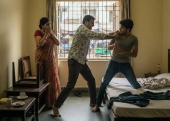 भोर में घर लौटा पति, बेडरूम का नज़ारा देख उड़ गए होश पत्नी प्रेमी संग इस हालत में पकड़ी गई…