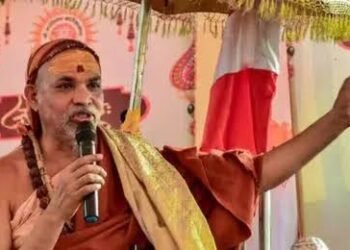 स्वामी अविमुक्तेश्वरानंद के शिविर में हंगामा, लाठी-डंडों के साथ पहुंचे युवक, पुलिस को दी गई…