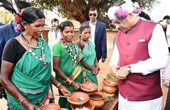 बस्तर की विरासत से रूबरू हुए सीएम साय, गढ़बेंगाल घोटुल में दिखा लोक-संस्कृति का रंग…