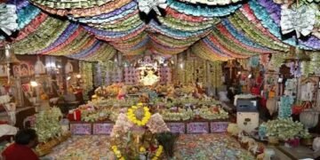 यहां दर्शन करने पर मिलता है रुपयों-गहनों का प्रसाद, 300 करोड़ से सजता है देवी का मंदिर…