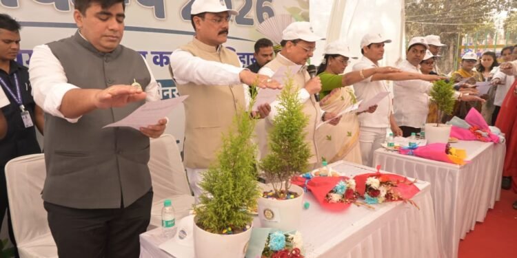 कोरबावासियों ने किया स्वच्छता का स्वर्ण हस्ताक्षर महासंकल अभियान में 15,500 से अधिक हस्ताक्षरों के साथ शहर गोल्डन बुक ऑफ वर्ल्ड रिकॉर्ड में दर्ज ऐतिहासिक पल में शामिल होने आमनागरिको में दिखा उत्साह…