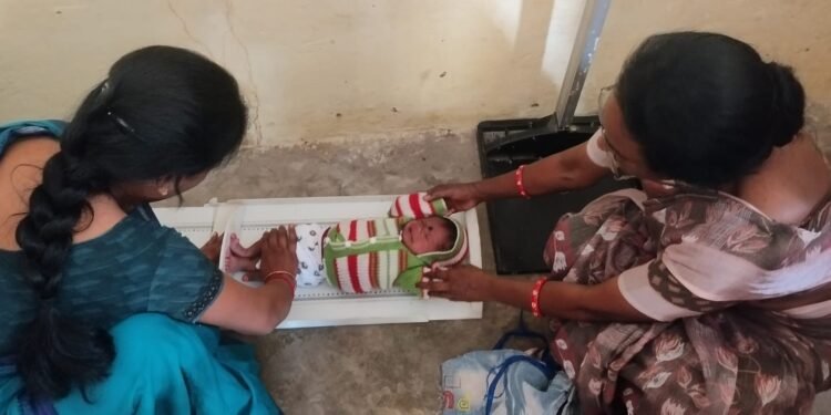 उत्सव सा मनाया गया वजन त्यौहार और नेवता भोज, सामाजिक समरसता से एकता भाईचारे की मिसाल पहल से बच्चों के स्वास्थ्य पर फोकस