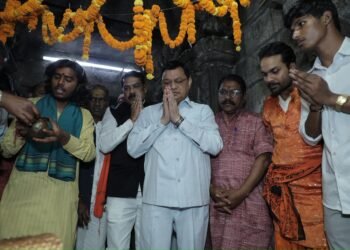 शिव आरती, दीपोत्सव के साथ पाली महोत्सव 2026 का उद्योग मंत्री लखनलाल देवांगन के मुख्य आतिथ्य में हुआ शुभारंभ