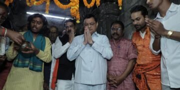 शिव आरती, दीपोत्सव के साथ पाली महोत्सव 2026 का उद्योग मंत्री लखनलाल देवांगन के मुख्य आतिथ्य में हुआ शुभारंभ