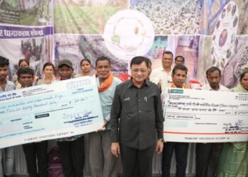 होली का उपहार : समर्थन मूल्य की अंतर राशि का एकमुश्त भुगतान किसानों को दोहरी खुशी, सरकार ने निभाया हर वादा: मंत्री लखनलाल देवांगन…