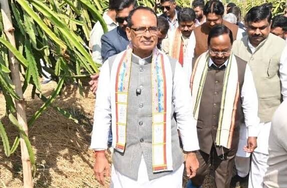 केन्द्रीय कृषि मंत्री पहुंचे छत्तीसगढ़ के ग्राम गिरहोला एवं खपरी…