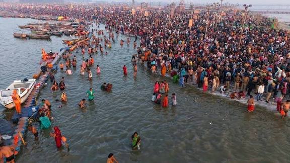 त्रिवेणी संगम पर आस्था, संस्कृति और अध्यात्म का दिव्य संगम, मुख्यमंत्री साय ने किया सम्मान…