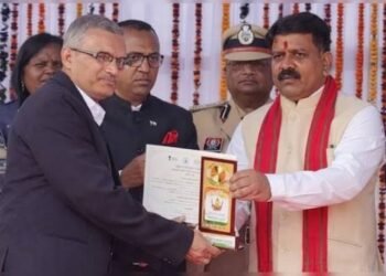 सरगुजा में शिक्षा और स्वच्छता की मिसाल: अदाणी विद्या मंदिर को ‘क्लीन एंड ग्रीन स्कूल ऑफ द डिस्ट्रिक्ट’ सम्मान