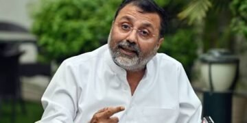 नेहरू ने दुनिया को ‘नागिन डांस’ दिखाया और मोदी ने AI निशिकांत दुबे का कांग्रेस पर तीखा प्रहार…