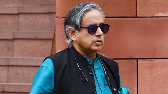 केरल का नाम बदलने पर सियासत तेज शशि थरूर का आया रिएक्शन, तंज कसते हुए किया पोस्ट…