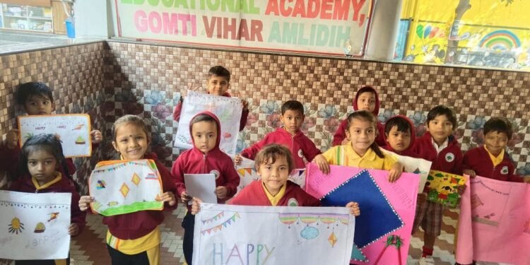 “रूट्स टू विंग्स एजुकेशनल सोसाइटी और साईं श्रद्धा हायर सेकेंडरी स्कूल: कम फीस में गुणवत्तापूर्ण शिक्षा, गढ़ रहे जिम्मेदार भविष्य”…