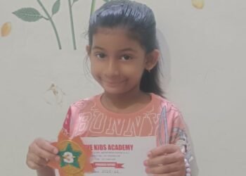 चार्वी गजेन्द्र ने फाइनल परीक्षा में टॉप-3 में स्थान बनाया एक्टिव किड्स स्कूल…