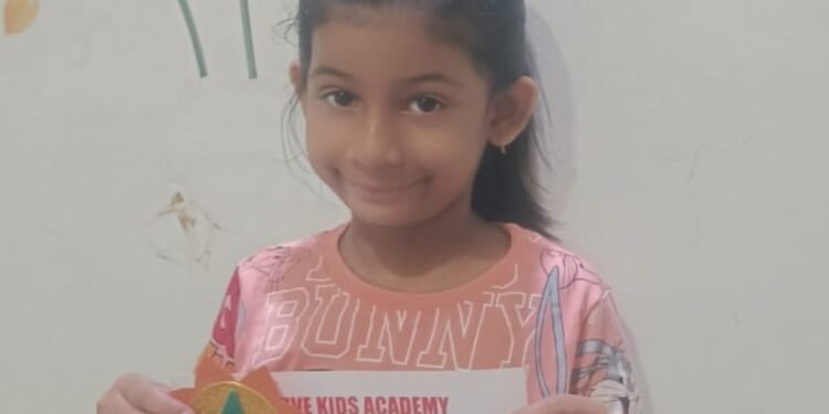 चार्वी गजेन्द्र ने फाइनल परीक्षा में टॉप-3 में स्थान बनाया एक्टिव किड्स स्कूल…