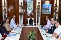 सीएम साय कमिश्नर, आईजी और जिला कलेक्टरों के साथ वीडियो कॉन्फ्रेंसिंग के माध्यम से कर रहे हैं बड़ी बैठक…