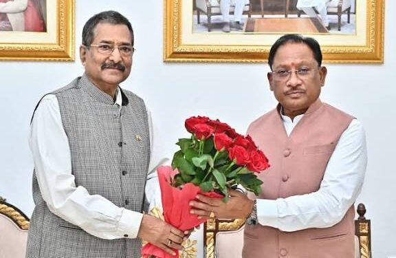 मुख्यमंत्री साय से राज्य पुलिस जवाबदेही प्राधिकरण के नव पदस्थ सदस्य राजीव श्रीवास्तव ने की सौजन्य भेंट…