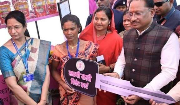 महतारी वंदन योजना से मातृशक्ति को मिला आर्थिक संबल मुख्यमंत्री साय