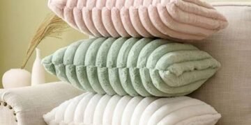 तकिए के नीचे इन चीजों के रखने से पलट सकती है आपकी किस्मत…