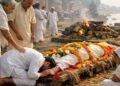 आखिर अंतिम संस्कार में मृत शरीर के पैर छूकर क्यों किया जाता है प्रणाम जानिए रहस्य की ये बात…