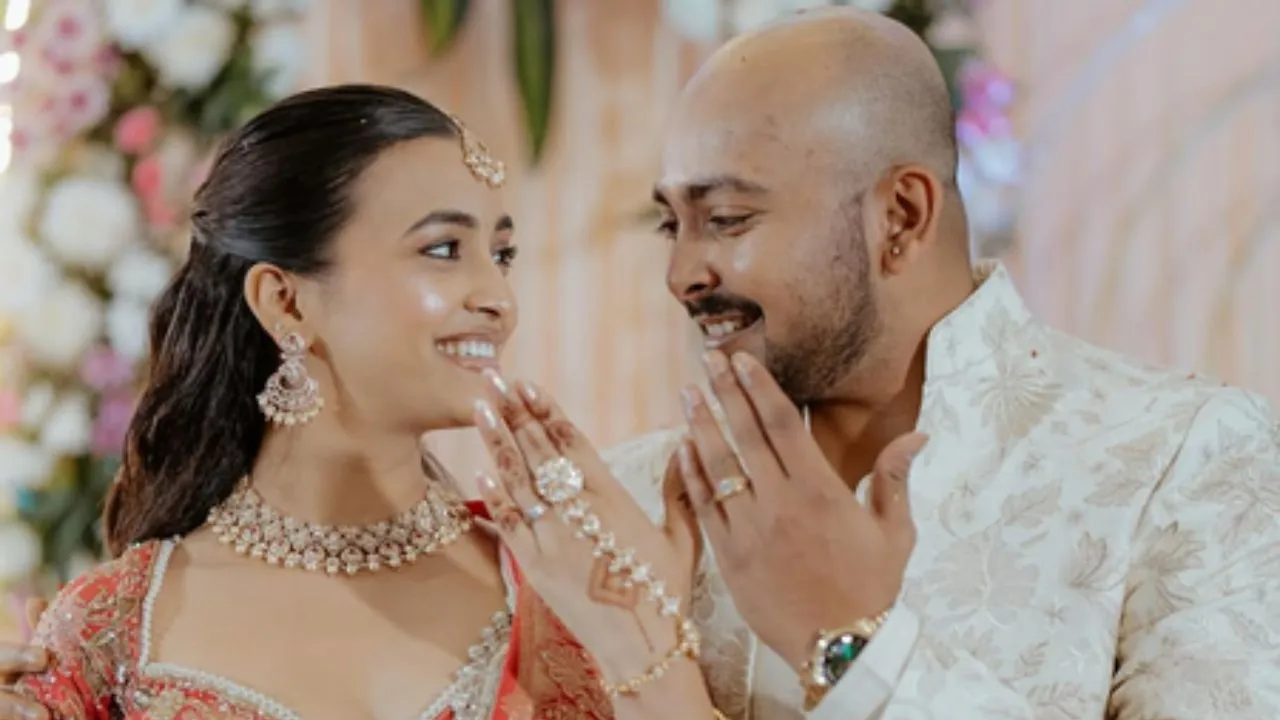 वर्ल्ड कप फाइनल के दिन पृथ्वी शॉ ने की सगाई, जानें आखिर ये कौन है आकृति अग्रवाल…
