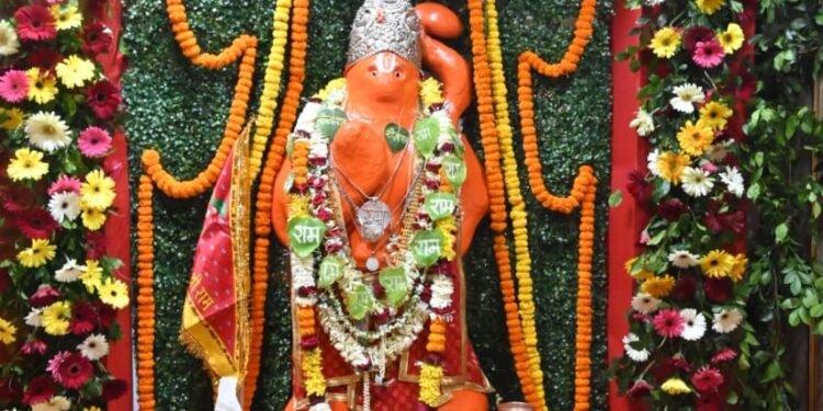 बजरंग बली के जयकारों से गूंजा श्री चिंताहरण हनुमान मंदिर1000 से अधिक लोगों ने एक साथ किया हनुमान चालीसा पाठ– भजनों ने झूमने पर किया मजबूर…